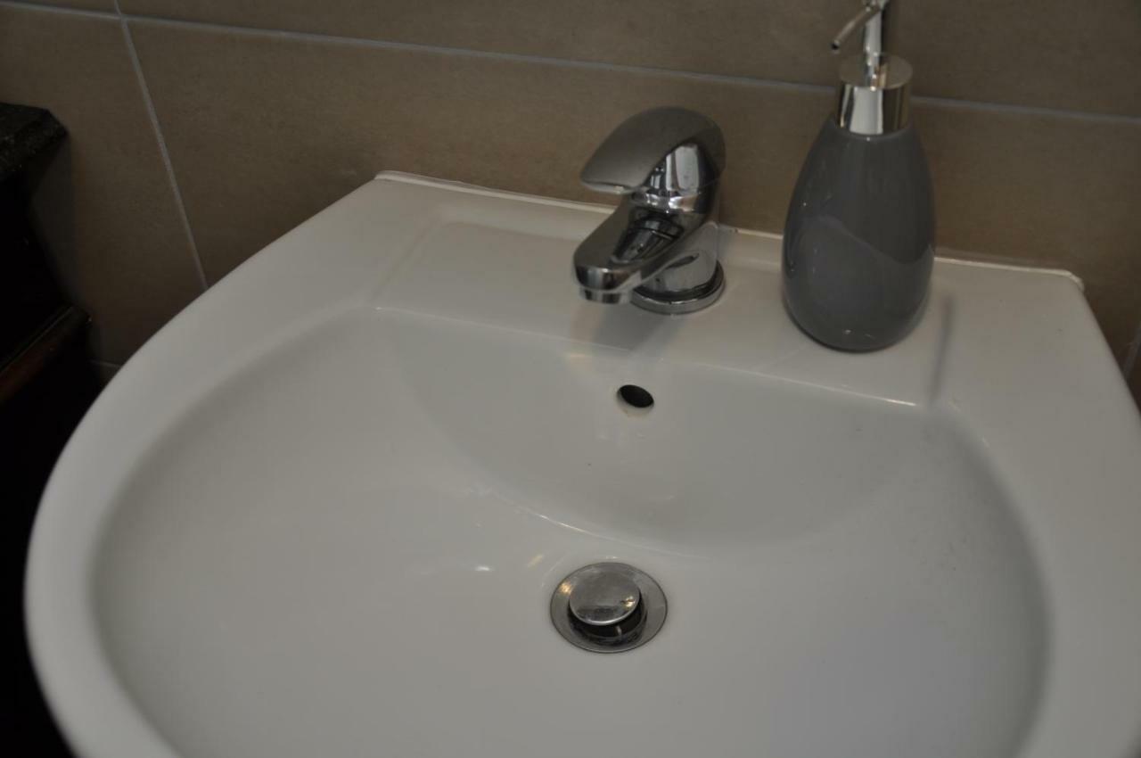Apartmani Anna 우마그 외부 사진