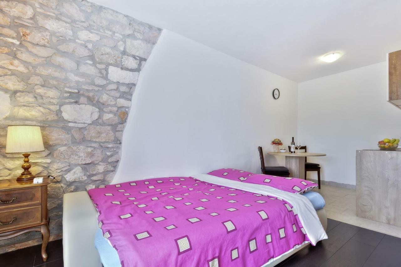 Apartmani Anna 우마그 외부 사진