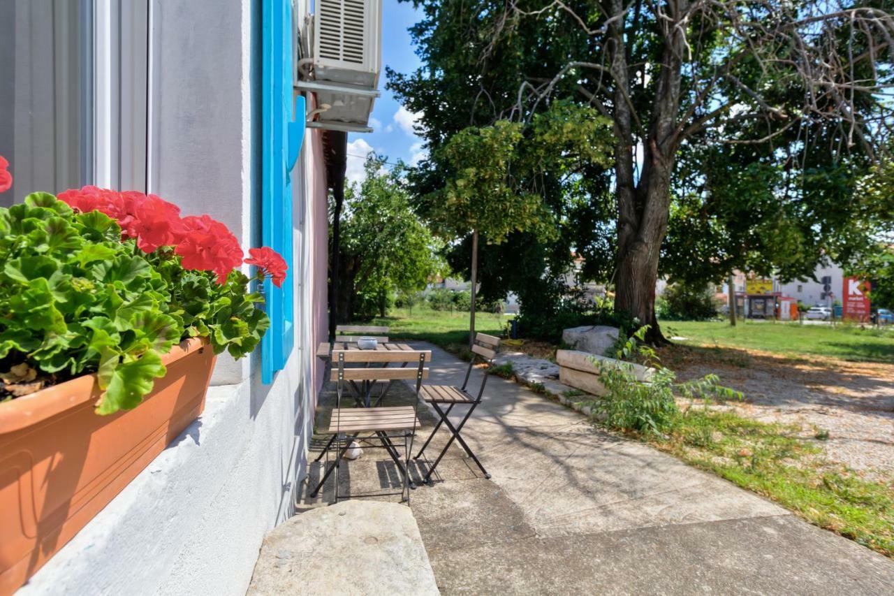 Apartmani Anna 우마그 외부 사진